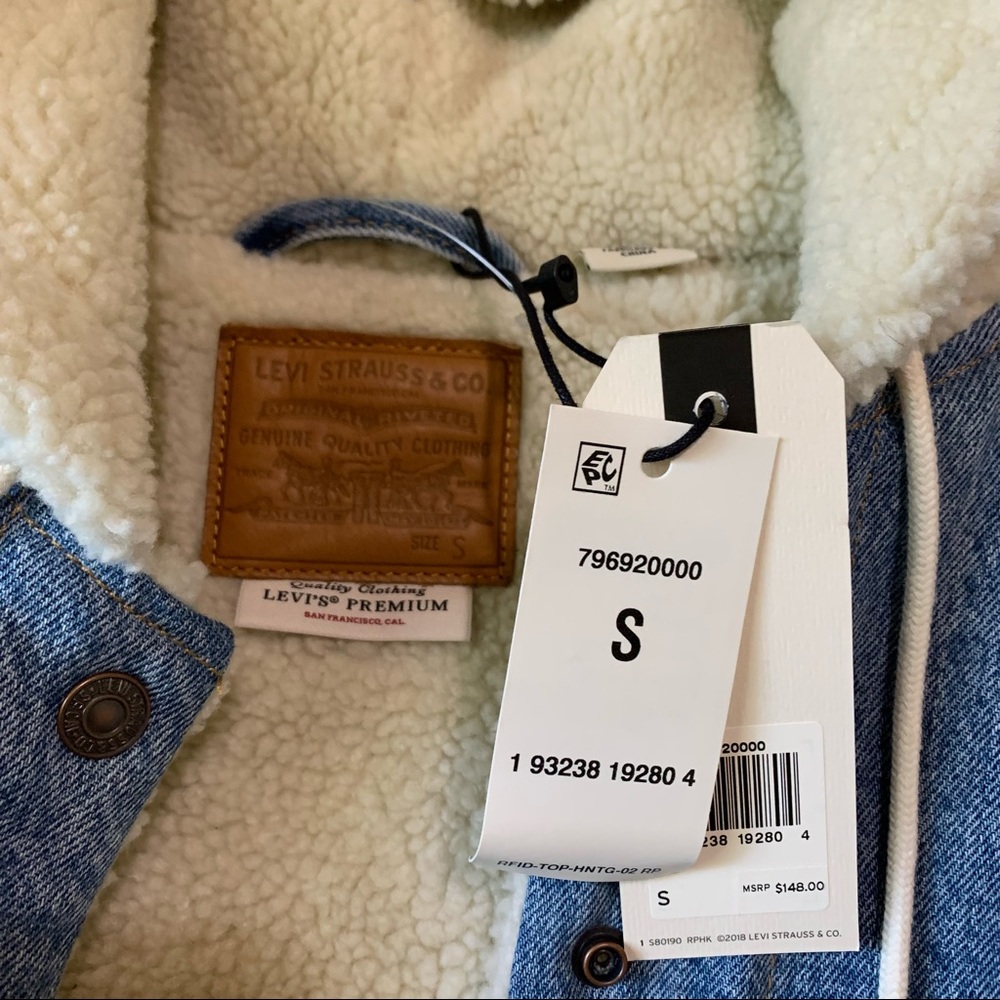 Sherpa Levi’s denim jean jacket NWT